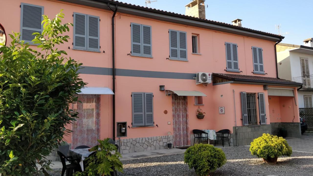 Marinella Guest House Cornale Luaran gambar